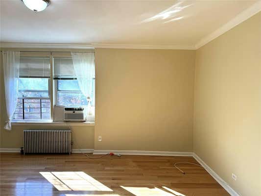 2 beds, 1 bath, 900 sqft, $2,400, Unit 3H