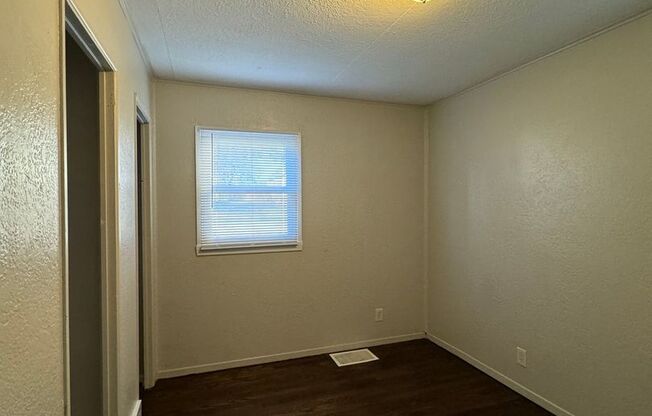 3 beds, 1 bath, $1,495