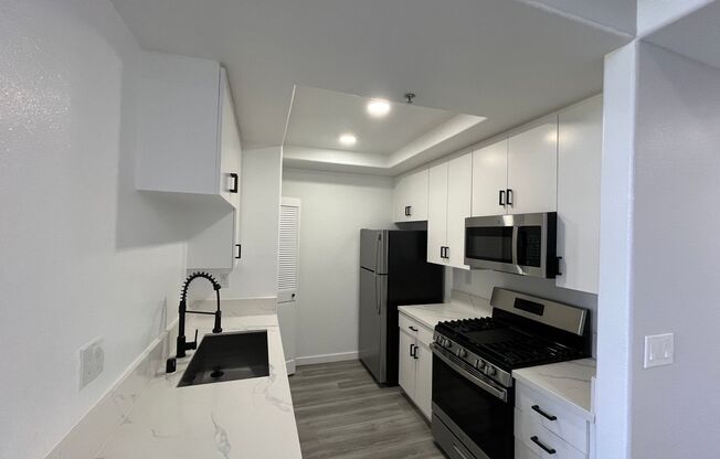 3 beds, 2 baths, 1,450 sqft, $3,998, Unit 301