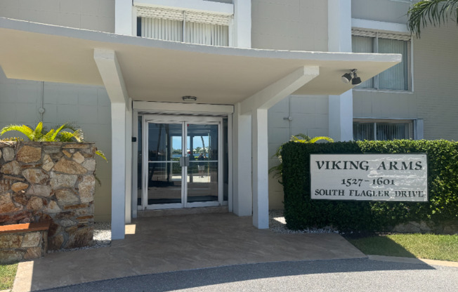 1527 S Flagler Drive