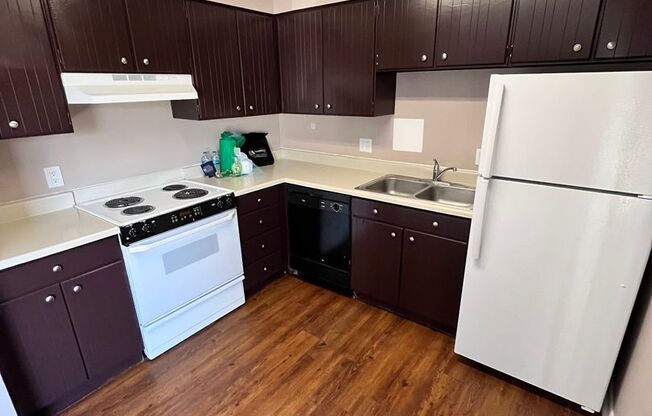 1 bed, 1 bath, 780 sqft, $979, Unit 013