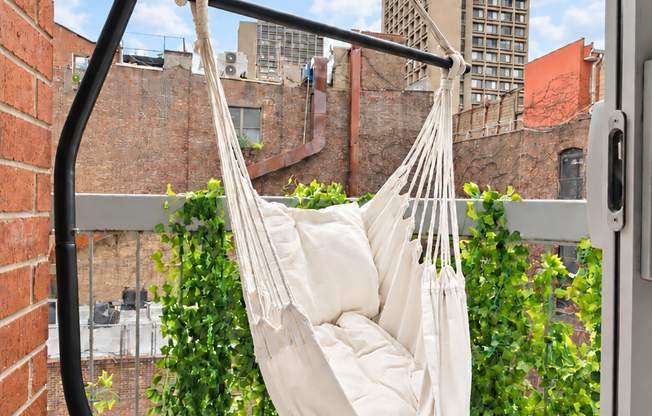 Studio, 1 bath, $4,950, Unit 4B