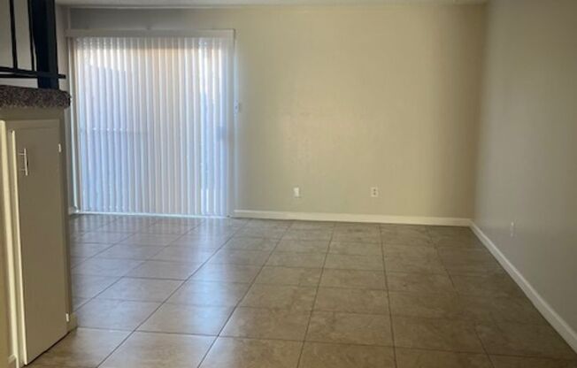 2 beds, 1.5 baths, $1,350, Unit 4437