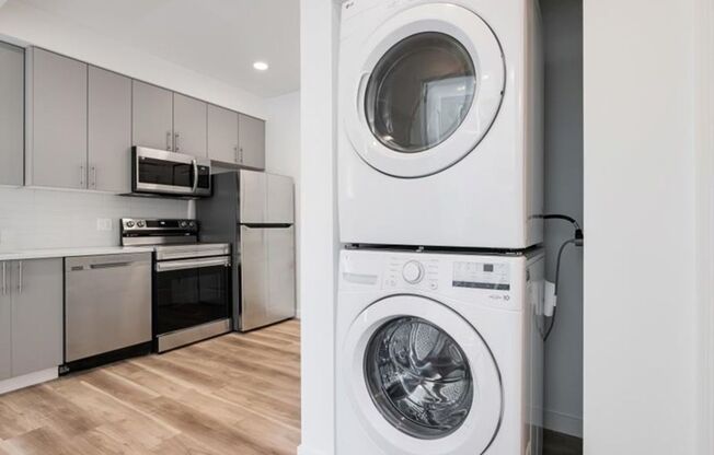 1 bed, 1 bath, 569 sqft, $1,595, Unit 404