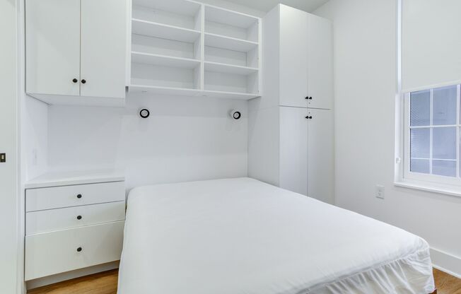 1 bed, 1 bath, 110 sqft, $1,490