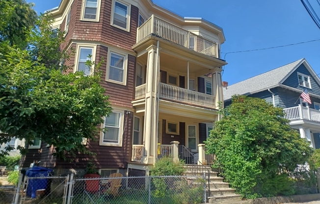 11 BOYLSTON ST