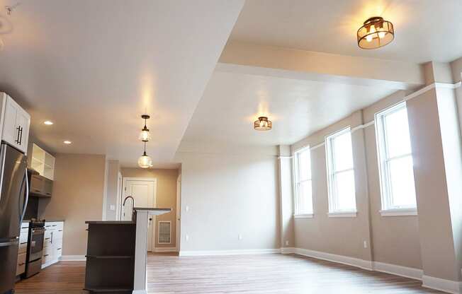 Onota Suite 302 - Common Space