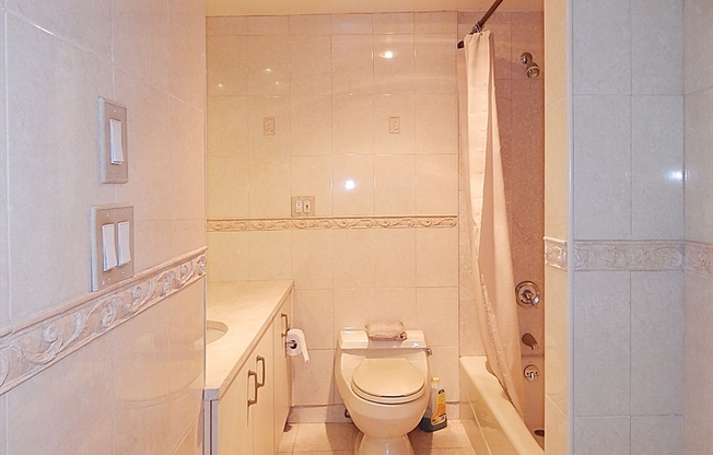 2 beds, 2 baths, 1,369 sqft, $4,000, Unit 304