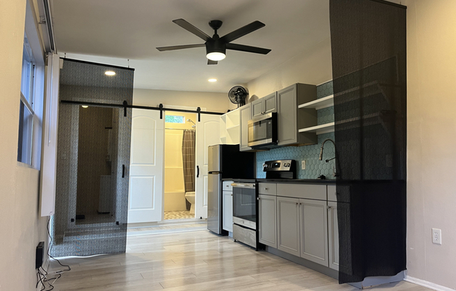 2824 24 AVE N