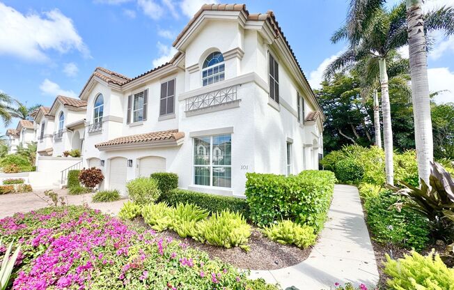 ** COLONADE ** PARK SHORE ** MOORINGS ** 3 BED 3 BATH ** ANNUAL RENTAL ** FIRST FLOOR**