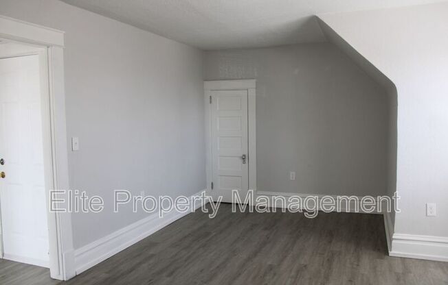 111 W 11th St #1