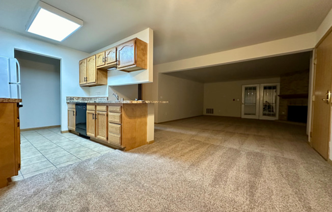 2 beds, 2 baths, 1,250 sqft, $1,649, Unit 555