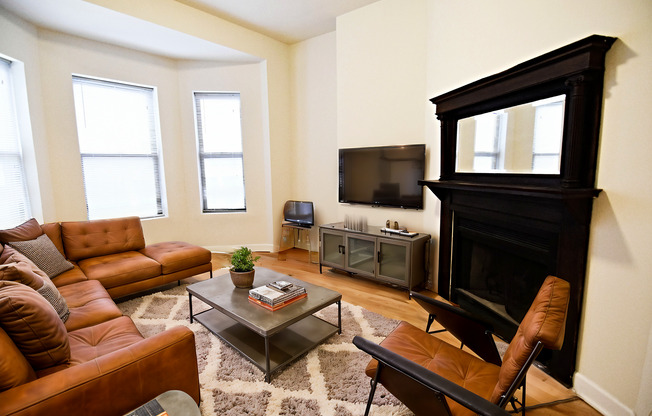 732 W. Grace / 3803-3809 N. Broadway