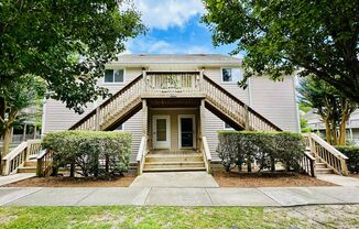 MOVE IN SPECIAL - $500 off first month’s rent - LAKESIDE VILLAGE - minutes to Wrightsville Beach & Mayfaire - Seagate Area!