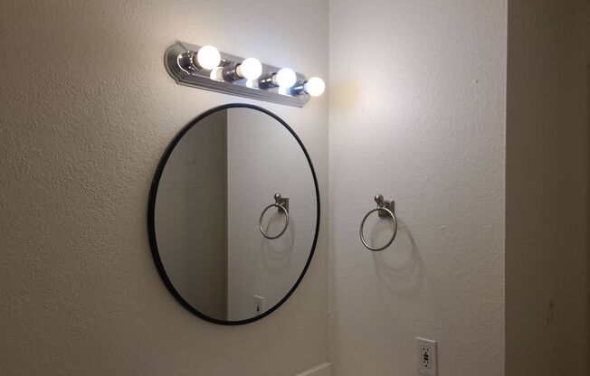 930 W 8th Place Apts LLC-(4046)-21143246