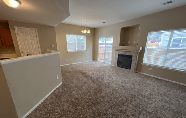 Spacious 3 Bed, 2.5 Bath Condo in Thornton!