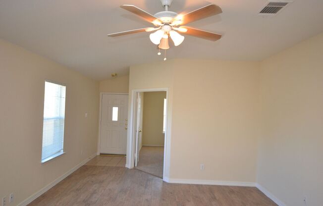 3 beds, 2 baths, $1,750, Unit 100 Steven St.