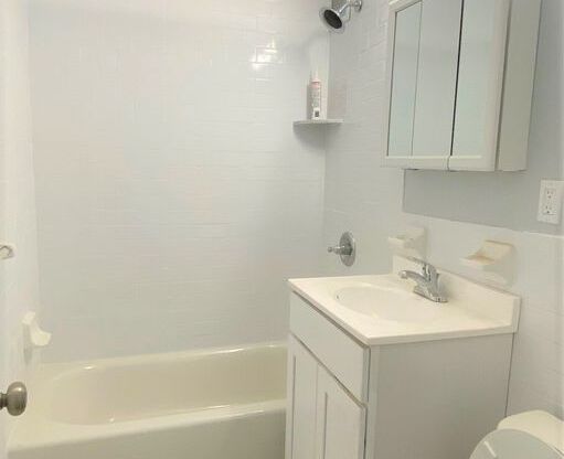 1 bed, 1 bath, $2,700, Unit 4G