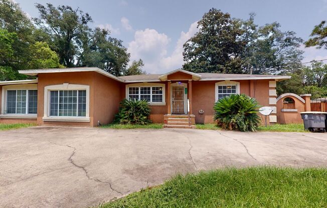 4 beds, 2.5 baths, $2,100