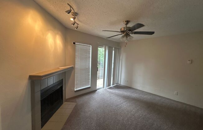 1 bed, 1 bath, 650 sqft, $1,241, Unit 1128