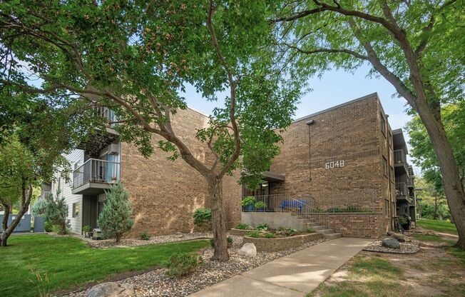 1 bed, 1 bath, 720 sqft, $1,345, Unit 103