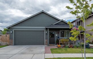 NW Redmond, Corner Lot 3 Bdrm House, 2 Bath, Gas Heat & A/C, Patio & Fenced Yard, Dbl Garage