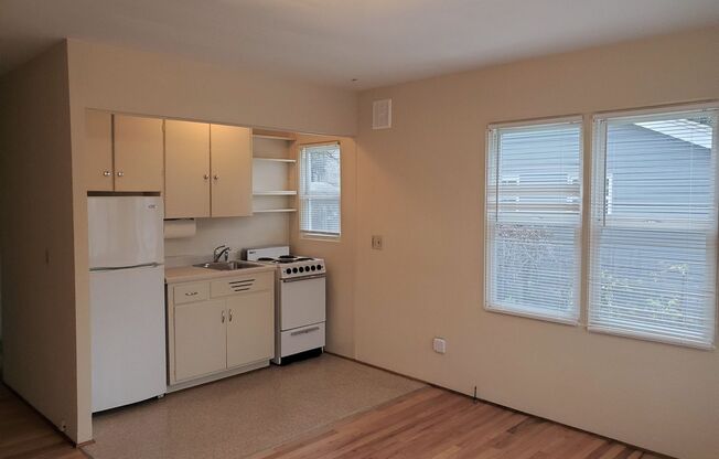 Classic One Bedroom, One Bathroom Apartment in The Heart of Sellwood