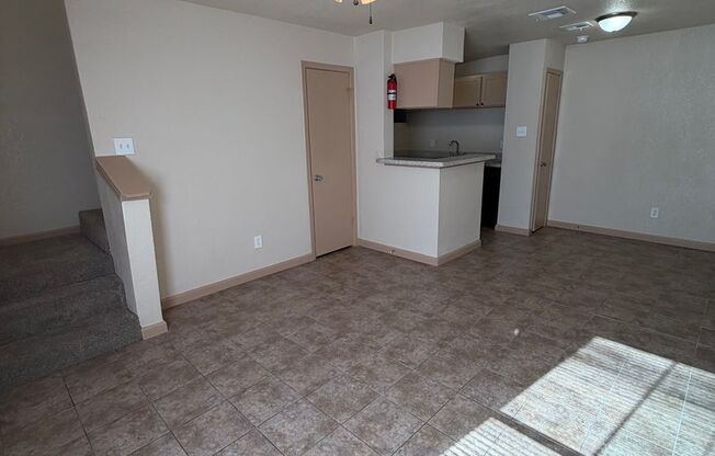 1 bed, 1 bath, 682 sqft, $925, Unit 706