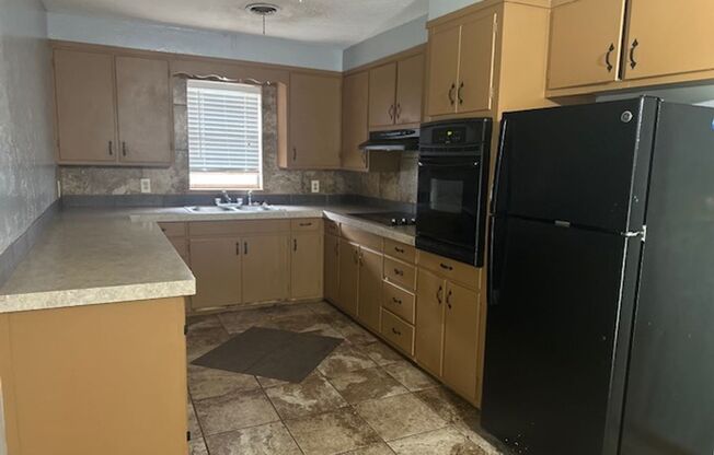 3 beds, 2 baths, $1,250