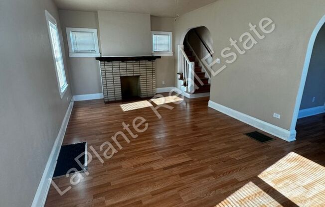 3 beds, 1 bath, $1,200