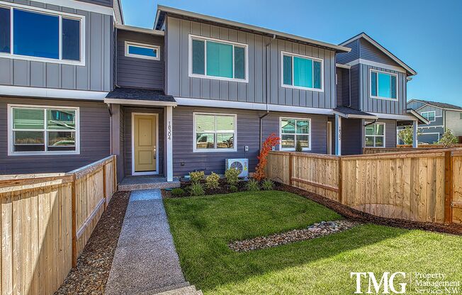 New Construction 3 Bed 2.5 Bath Townhome in Mt. Vista near Ridgefield!