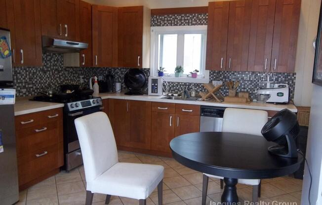 88 Pearl St # 2