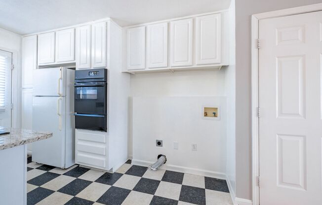 2 beds, 1 bath, $1,355.95, Unit 10