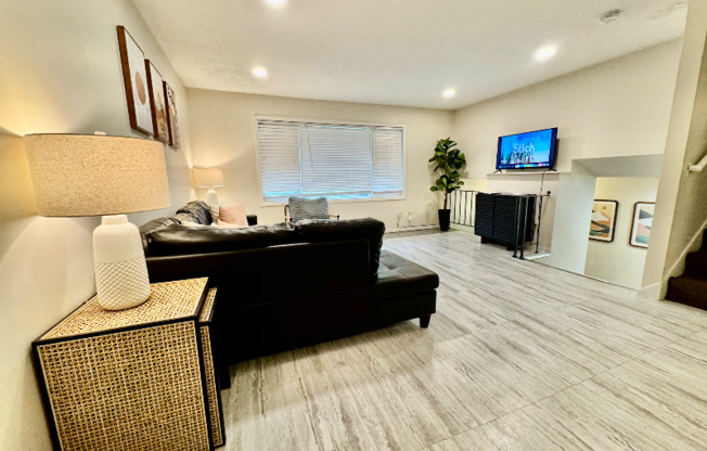 4212 46 AVE N
