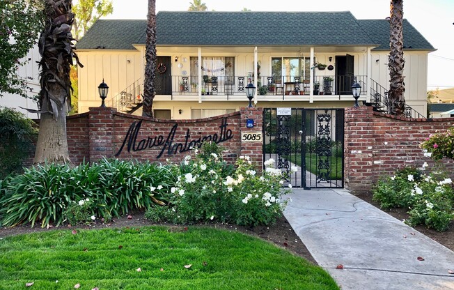 $1,750 Palm & Shaw, 2 Bedroom Condo - N Wishon, Fresno - Gated Community & Pool