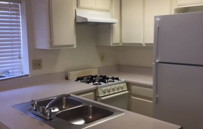 1 bed, 1 bath, $1,795, Unit 4028