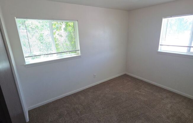 Charming 2 Bed, 1 Bath Apartment - Prime Location!