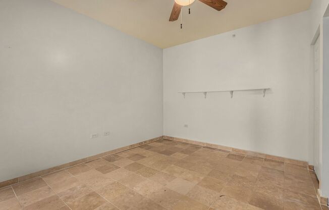 2 beds, 2 baths, $2,100, Unit # 523