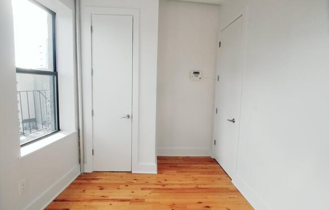 1 bed, 1 bath, $2,800, Unit 19