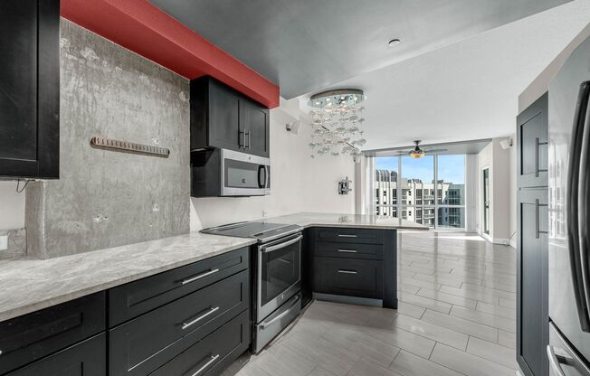 2 beds, 2 baths, $2,850, Unit #1911