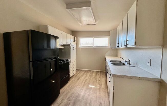 3 beds, 1 bath, $1,000