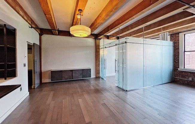 1 bed, 1 bath, 870 sqft, $4,000, Unit 403