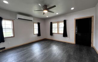 3 beds, 1 bath, $1,400