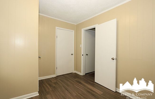 Welcome to 3765 Miami Ave!