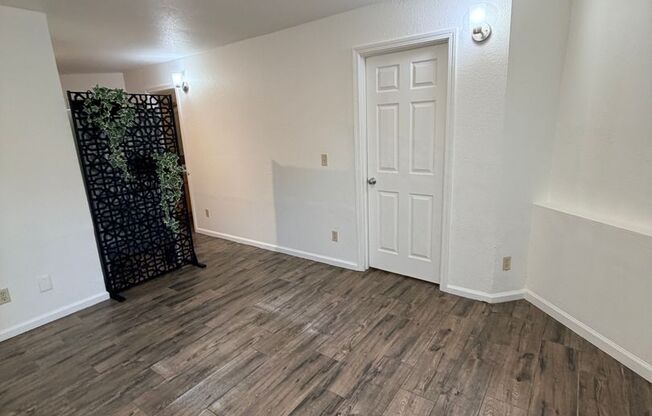 West Oakland 3 Bedroom Flat!