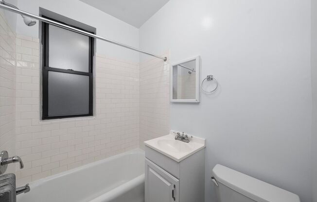 Studio, 1 bath, 315 sqft, $1,275, Unit 410