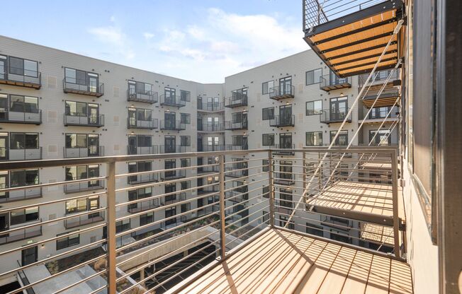 Studio, 1 bath, 548 sqft, $1,810, Unit 730