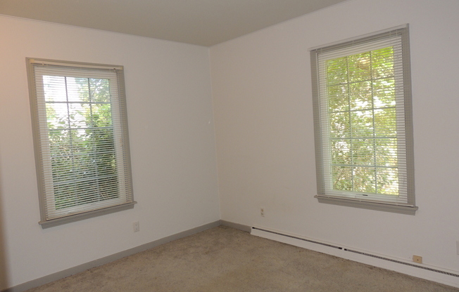 3 beds, 1 bath, $2,350