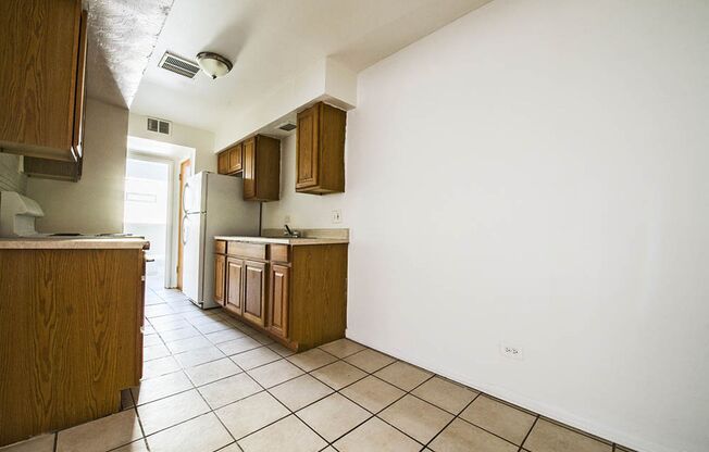 2045 E 75th