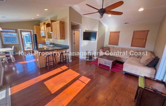 2 beds, 1.5 baths, $2,600